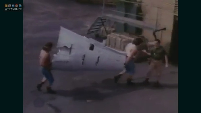 ДЭВИД И ПИТЕР В РОЛИ ЧЁРНОГО И ГОЛУБОГО