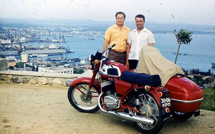 Panorama of the city of Kerch from Mount Mithridates and a Czechoslovakian Jawa motorcycle with a sidecar, 1976 - the USSR, Kerch, Motorcycle Java, Made in USSR, Childhood in the USSR, 70th, Retro, Beautiful view, Bay, Telegram (link)