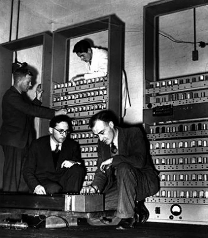 1949: компьютер EDSAC использует запоминающее устройство с линией задержки - Технологии, IT, Раритет, Компьютер, Компьютерное железо, Изобретения, Инновации, История развития, Инженер, Длиннопост