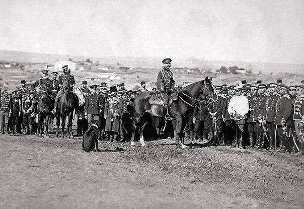 Emperor Alexander II with his guards during the siege of Plevna. Bulgaria. Ottoman Empire. 1877 - The photo, Black and white photo, Российская империя, The emperor, Alexander II