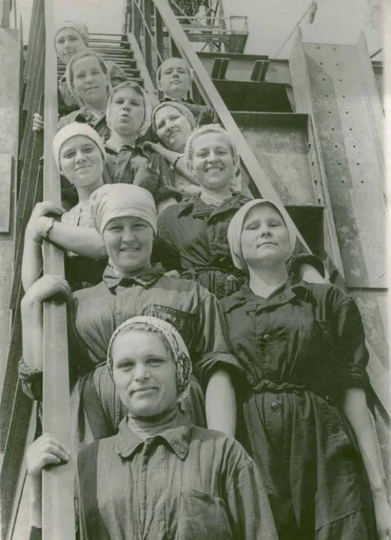 The team of concrete workers from Martenstroy, T. Pantyukova, Cherepovets, 1961 - the USSR, Concrete, Brigade, Cherepovets, Made in USSR, Retro, Telegram (link)