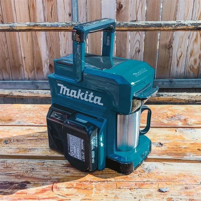 Makita Cordless Coffee Maker (with the current exchange rate the price tag is quite reasonable) - Makita, Coffee machine, Tools