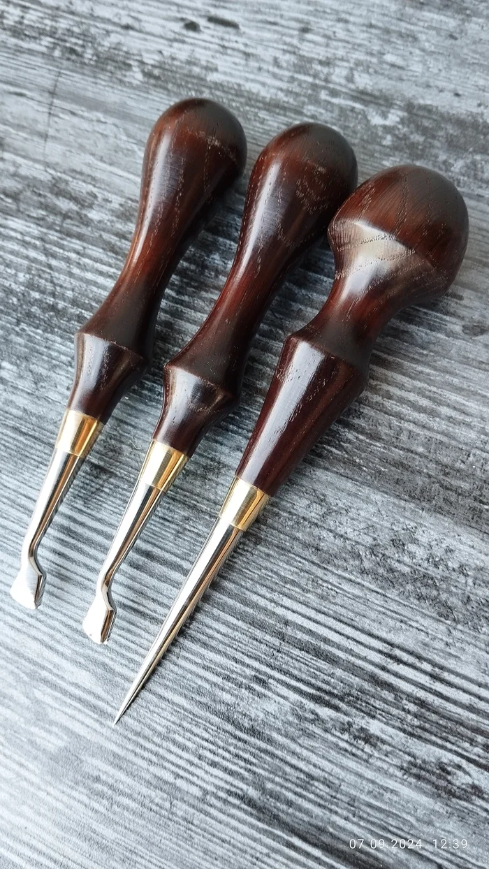 The crease and awl are assembled - Wood, Awl, Longpost