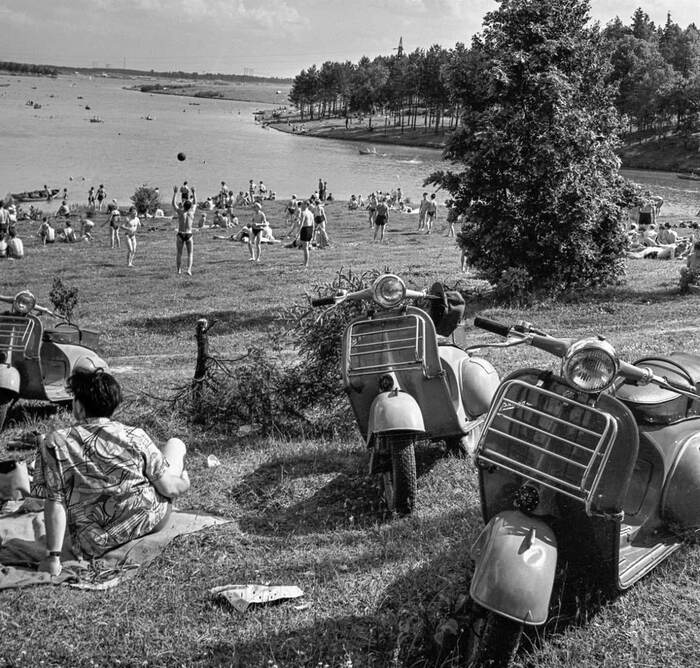 Отдых на Истринском водохранилище, 1960-е - Фотография, Черно-белое фото, СССР, Уличная фотография, Пленка, 60-е