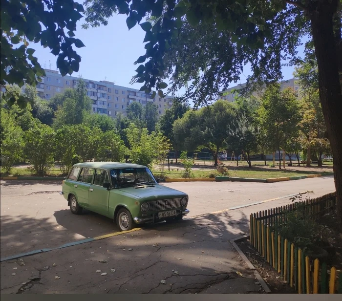 - Come out, grandpa has arrived, let's go to the dacha. - My, Car history, Time, Weekend, Auto, Courtyard, The photo