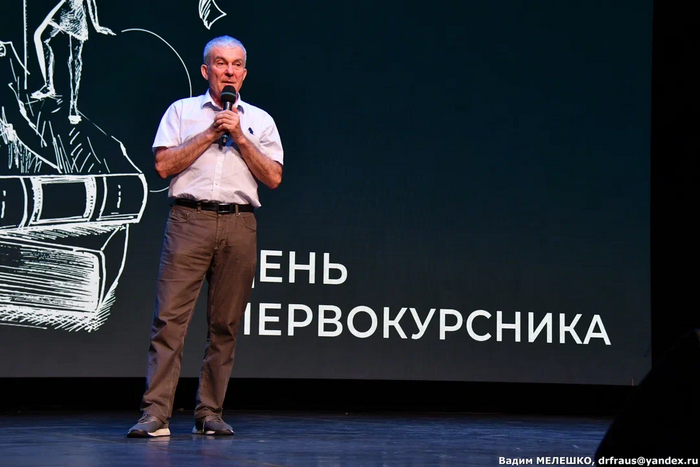   ͻ      , , , Comedy Club, , ,  , 