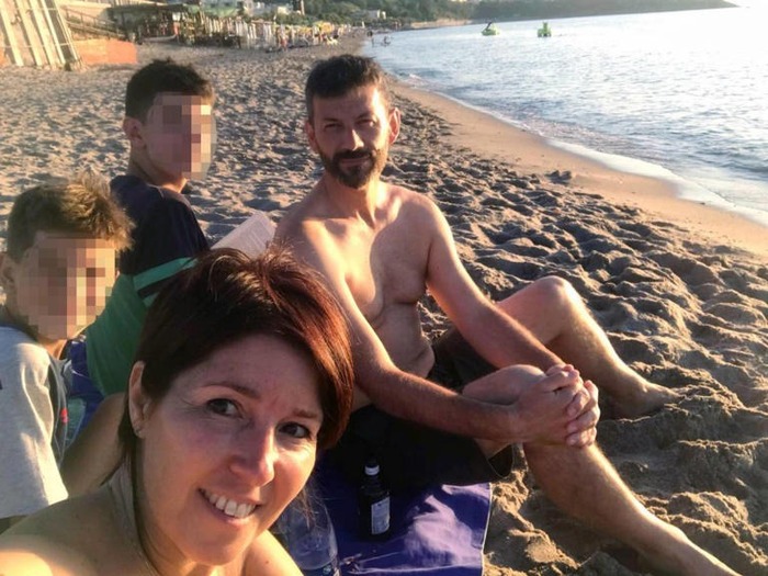 Погибшая семья на пляже вместе со своим будущим убийцей