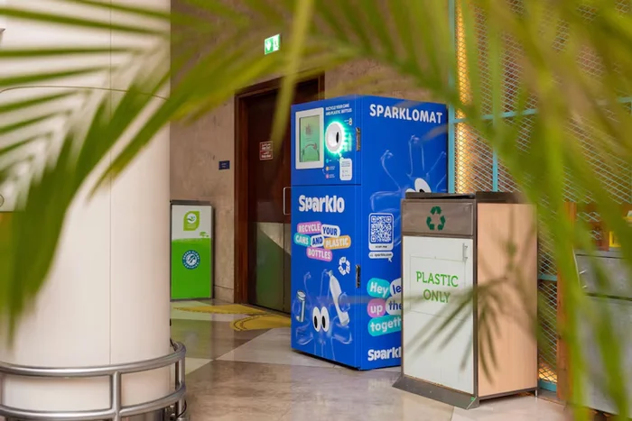 Abu Dhabi startup wants to make recycling as easy as drinking a cup of coffee - Ecology, Scientists, Research, The science, Garbage, UAE, Waste recycling, Longpost