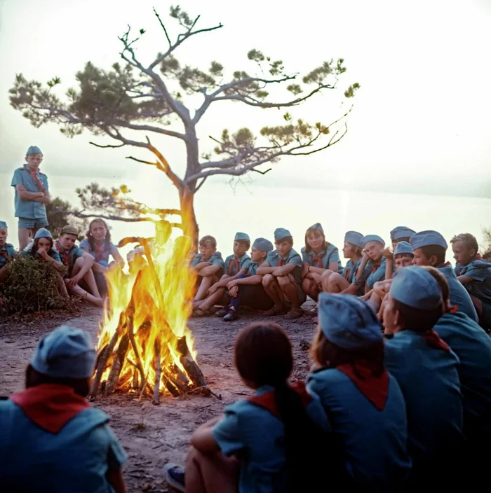 Evening bonfire in the Orlyonok pioneer camp, July 1974 - Bonfire, Pioneer camp, Eaglet, Evening, Friends, Joy, Happiness, Walk, Childhood in the USSR, the USSR, Made in USSR, Good mood, Dream, Telegram (link)