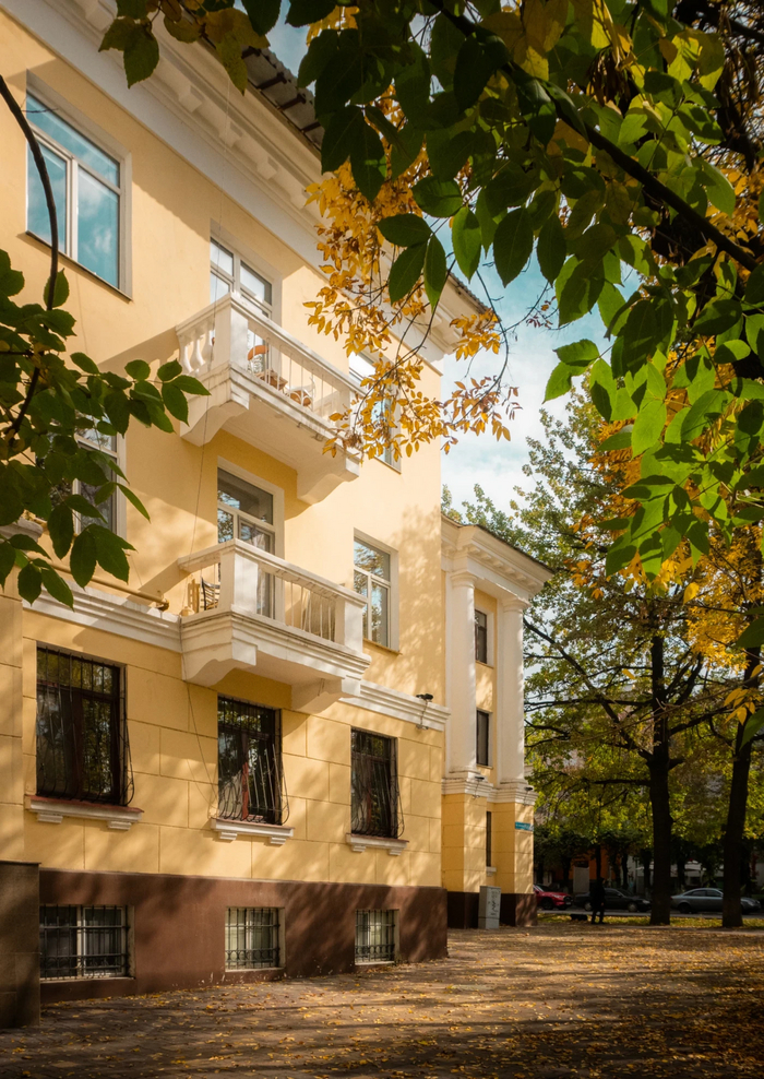 Дом по улице Панфилова, осень 2023 года