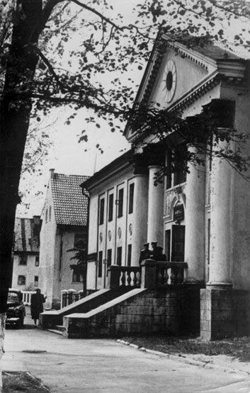 The building of the Valentin Pikul Library - My, Baltiysk, Kaliningrad, Kaliningrad region, City walk, Street photography, The photo, Architecture, Longpost