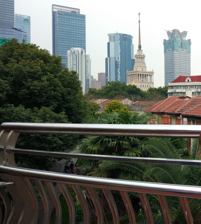 на картах <!--noindex--><a href="https://pikabu.ru/story/vmesto_magnitikov_shankhay_11799491?u=https%3A%2F%2Fj.map.baidu.com%2F18%2FllDi&t=https%3A%2F%2Fj.map.baidu.com%2F18%2FllDi&h=14ac07b15c5d154499d6c935c788746a5cdf8bcc" title="https://j.map.baidu.com/18/llDi" target="_blank" rel="nofollow noopener">https://j.map.baidu.com/18/llDi</a><!--/noindex-->