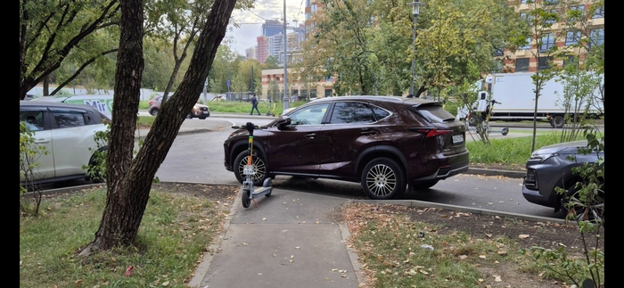 Так спешили уединиться, что бросили технику в месте встречи