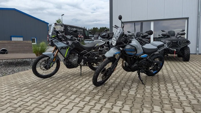 Himalayan 450 или CFMOTO 450MT/Индия или Китай? Сравнительный тест двух мотоциклов - Моё, Мотоциклисты, YouTube, Мото, Выбор, Опыт, Обзор, Тест, Скорость, Личный опыт, Германия, Бездорожье, Фотография, Сравнение, Новинки, Длиннопост