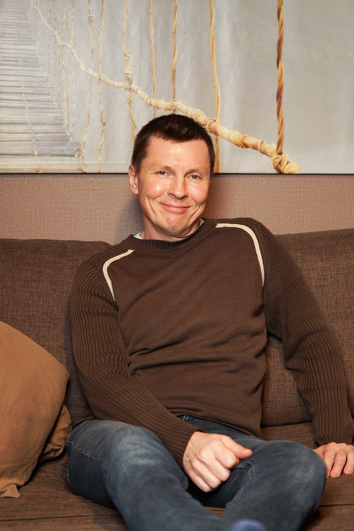 Вот исходник. Фоткала тоже сама. Мне нравится делать мужские портреты.