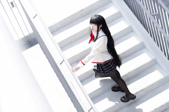  Хомура из аниме «Mahou Shoujo Madoka Magica» в школьной форме