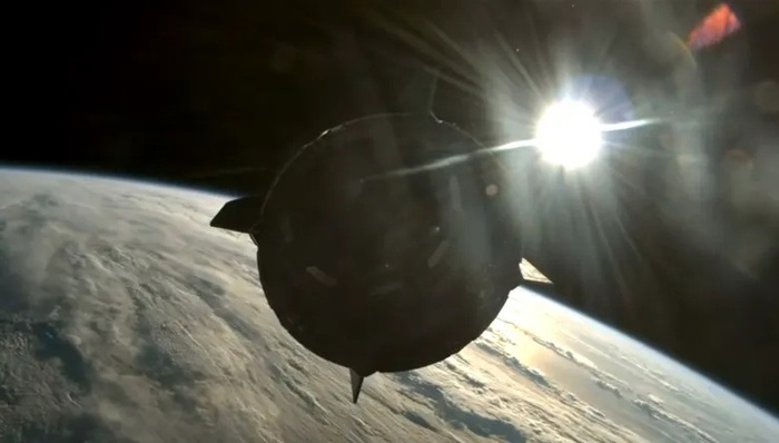 Crew Dragon   Polaris Dawn     Falcon 9   . : - SpaceX