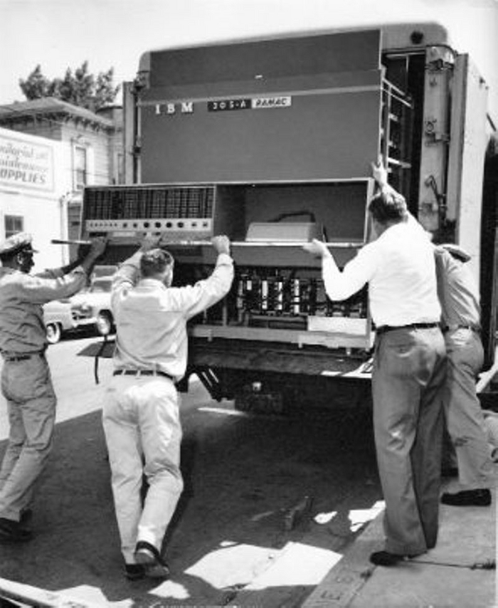 Предсерийный IBM RAMAC 305, поставка в Zellerbach Paper (1956)