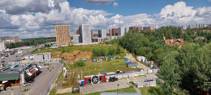 Стройплощадка с офисом продаж