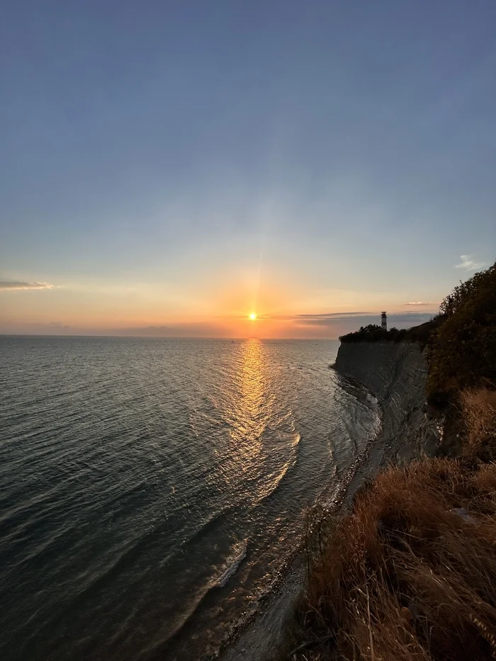 September - My, September, Gelendzhik, Mobile photography, Sunset, Lighthouse, Autumn, Video, Longpost