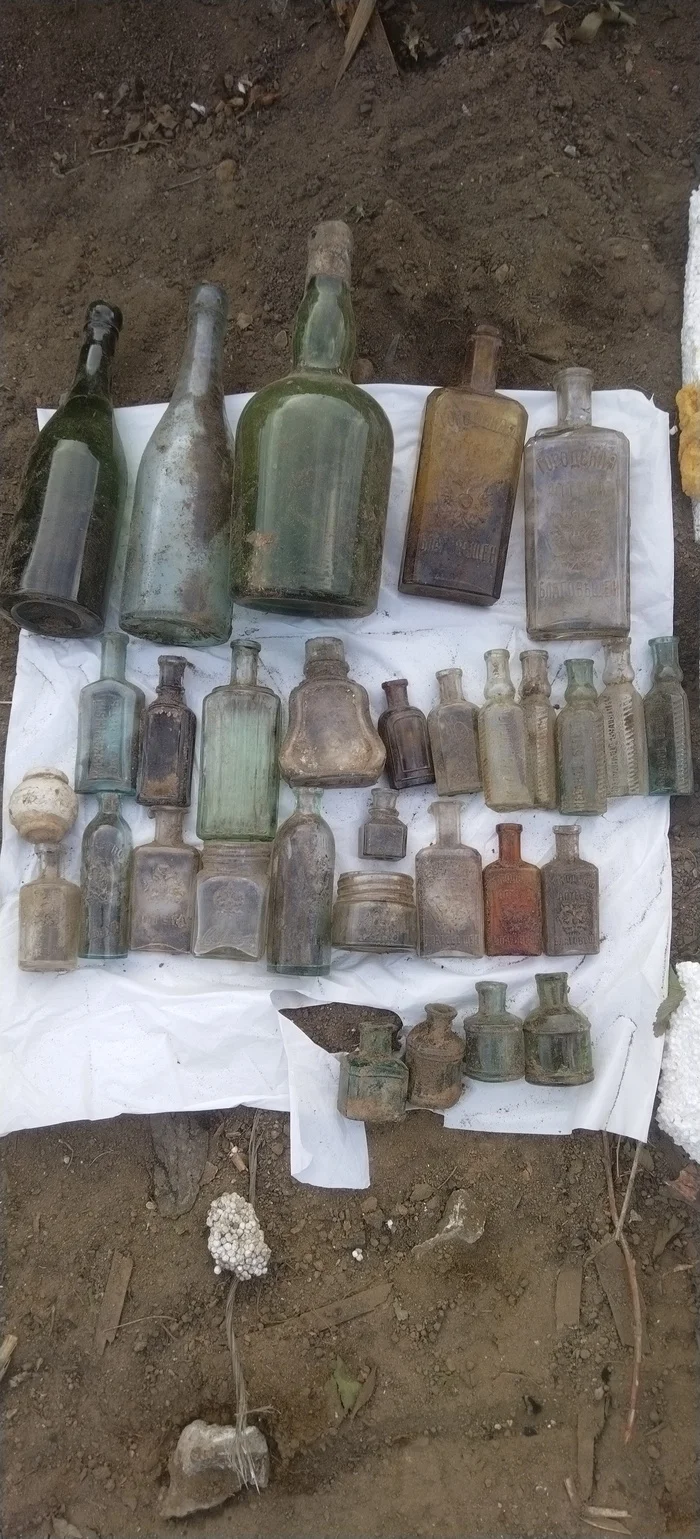 Searches with Comrades in a knocked out place - My, Find, Amur region, Blagoveshchensk, Treasure hunt, Metal detector, Treasure, Search, Coin, Rare coins, Glass, Tsarism, Tsar, Vial, Eagles, Old man, Silver, Buttons, Longpost