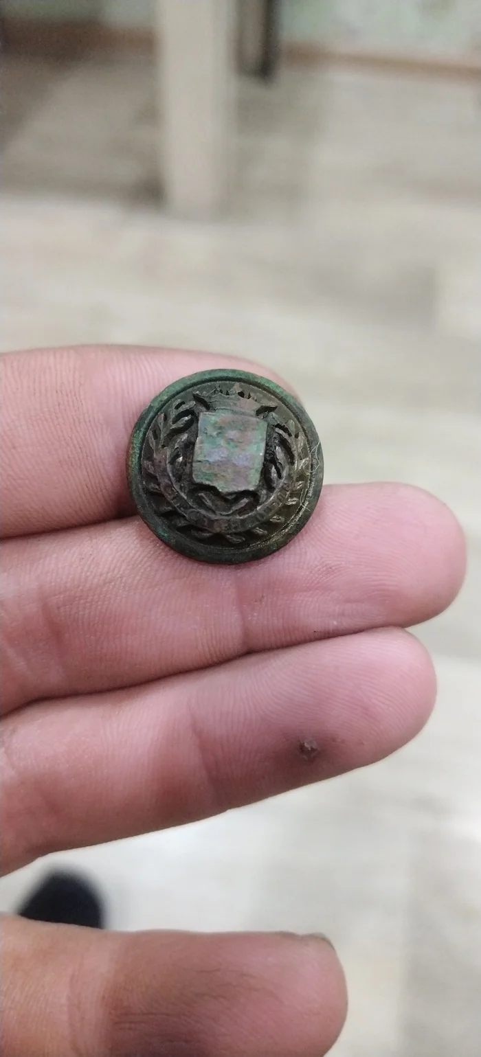 Searches with Comrades in a knocked out place - My, Find, Amur region, Blagoveshchensk, Treasure hunt, Metal detector, Treasure, Search, Coin, Rare coins, Glass, Tsarism, Tsar, Vial, Eagles, Old man, Silver, Buttons, Longpost
