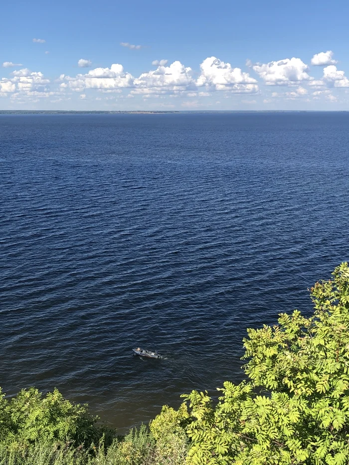 Fisherman on the Kama - My, Fishermen, Kama, River, Work, Работа мечты, Appeasement, Horizon, The photo, Photographer, Mobile photography