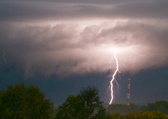 Thunderstorm near Luban 08/22/2024 - My, Thunderstorm, Summer, Weather, Natural phenomena, Clouds, Leningrad region, The photo