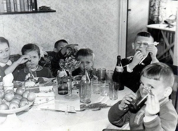 Children's birthday party in the USSR. It was delicious and fun, and everyone had enough of everything - Children, Birthday, Childhood in the USSR, Made in USSR, Parenting, the USSR, Food, Memory, Childhood memories, 60th, 70th, 80-е, Old photo, Telegram (link)