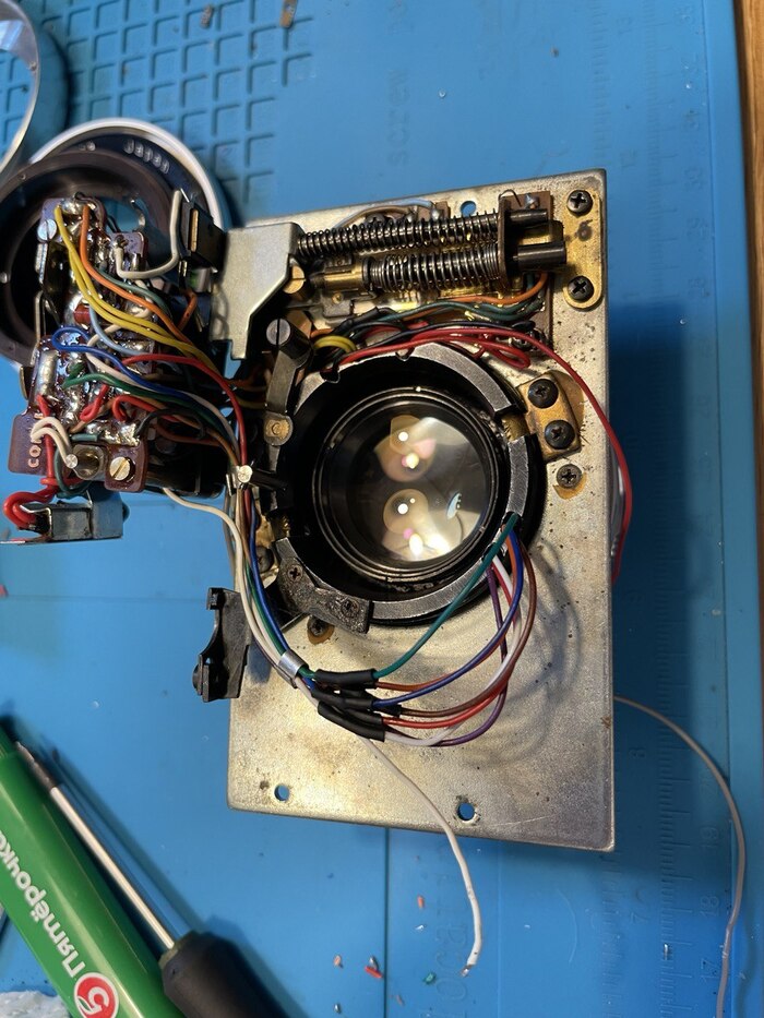 спаиваем провода и закрываем термоусадкой.