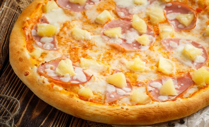 The Supreme Council of Italians was outraged by the pizza with pineapples in the St. Petersburg food delivery service - My, Cooking, Diaspora, Italy, Pizza, Pizza with pineapples, Holy, Satire, Humor, IA Panorama