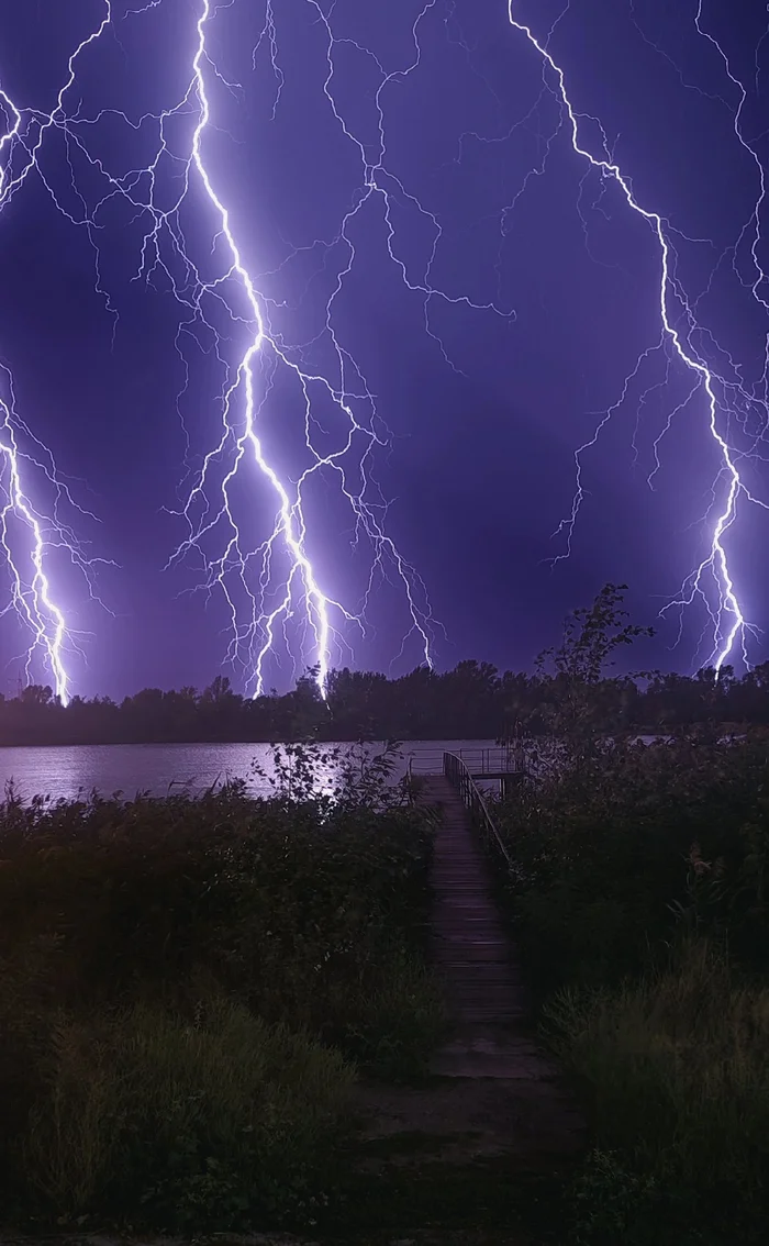 A September thunderstorm is no less beautiful than a May one. 09/13/2024, Stanitsa Starocherkasskaya, the Don River - Thunderstorm, Nature, Don, The photo