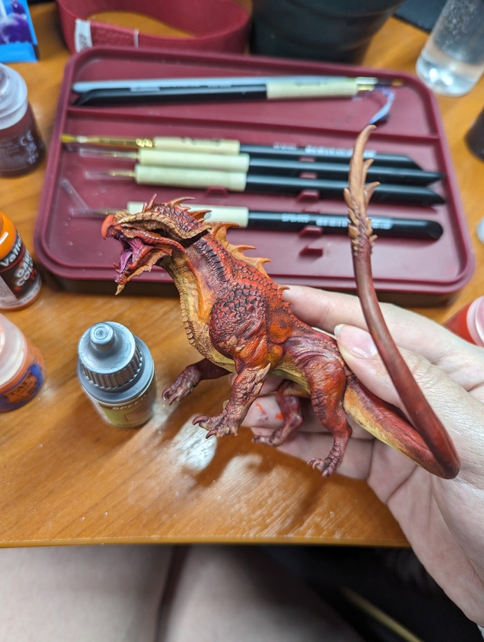 Ограниченная палитра это интересно, но я все равно люблю чтобы на персонаже было несколько тонов.