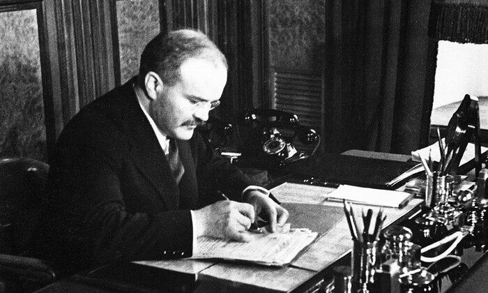 Нарком иностранных дел В. М. Молотов.