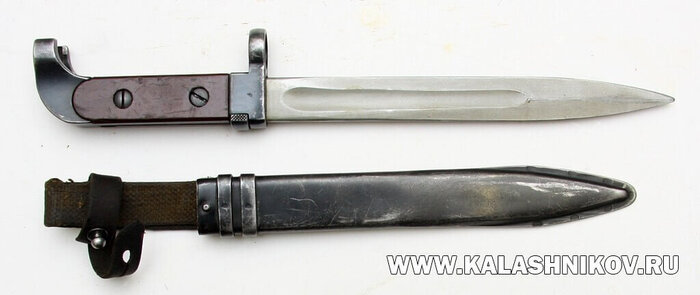 Штык 56-Х-212 с ножнами к автомату Калашникова АК. Фото ВИМАИВиВС