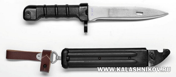 Штык-нож 6Х5 с ножнами к автомату Калашникова АК74. Фото ВИМАИВиВС