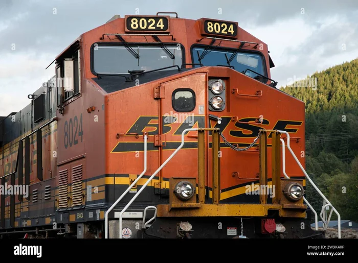 Response to post Freight train destroys M109 Paladin SPG in South Carolina - A train, Road accident, USA, Vertical video, Telegram (link), Railway, Locomotives, Freight train, Unusual, Video, Youtube, Reply to post, Longpost