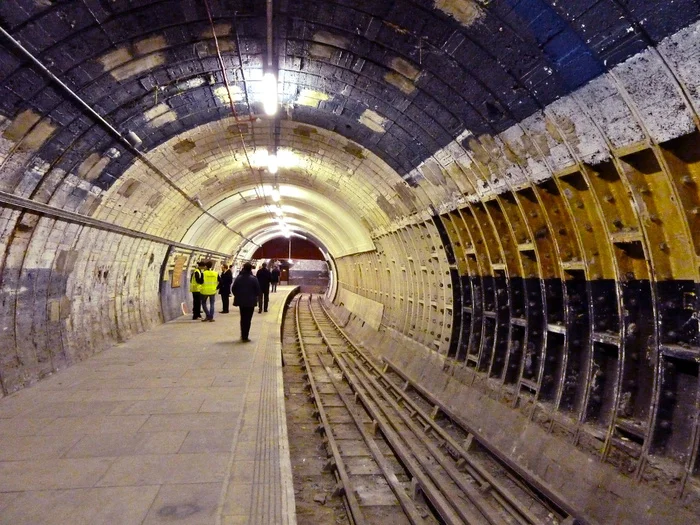 6 Permanently Closed Ghost Subway Stations Around the World - My, Metro, Public transport, Railway, London, North Korea, Transport, Berlin, Paris, New York, A train, Barcelona (city), Abandoned, Longpost