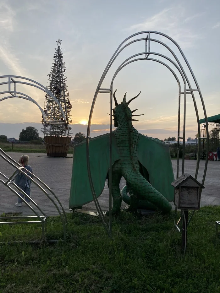 Exhibitionosaurus in Chistoman's coloring meets the sunset - My, The photo, Mobile photography, The Dragon, Sunset, Chistoman