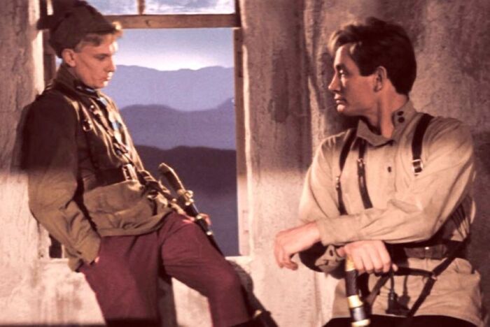 Кадр из фильма "Офицеры"