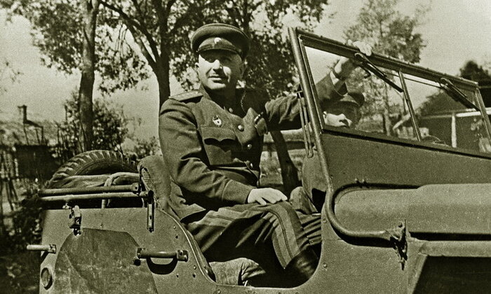 На фото генерал И. Х. Баграмян.