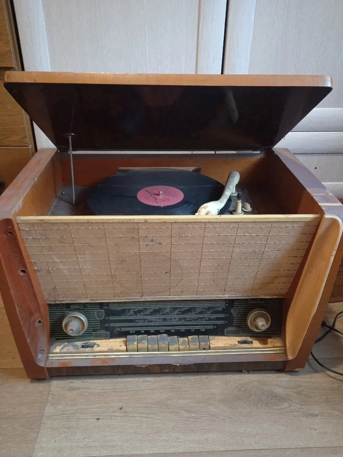 From some flea market 33 - My, Turntable, Latvia, the USSR, Made in USSR, Old man, Longpost, Picture with text