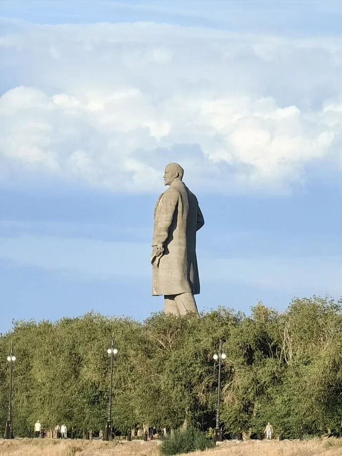 Where are you going, Ilyich? - Sculpture, Lenin, The photo