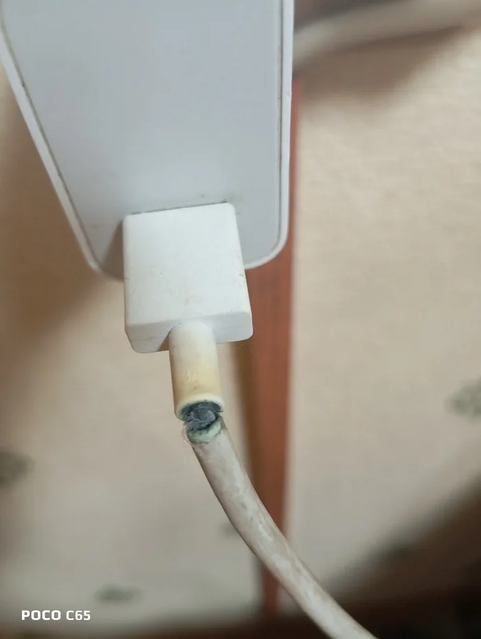 Tell me, how much longer will the cord last and is it safe to use? (The unit is in perfect condition) - My, Charger, Charger, Charging problems