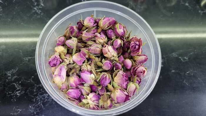 Розочки очень ароматны! Кладу иногда в чай. Прикольно!