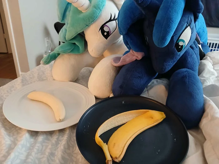 Banana - My little pony, Princess celestia, Princess luna