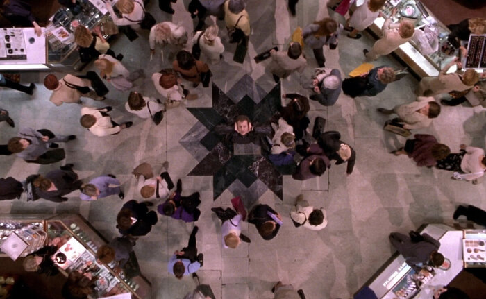 тихо кафелем шурша