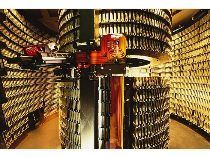   StorageTek 4400 ACS (1993)