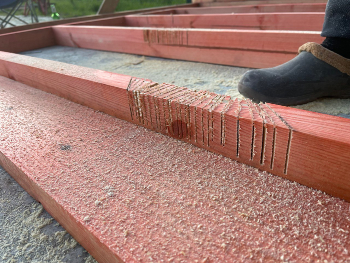 Вот видно выпилы.