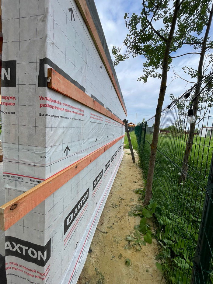 Вентзазор на стене